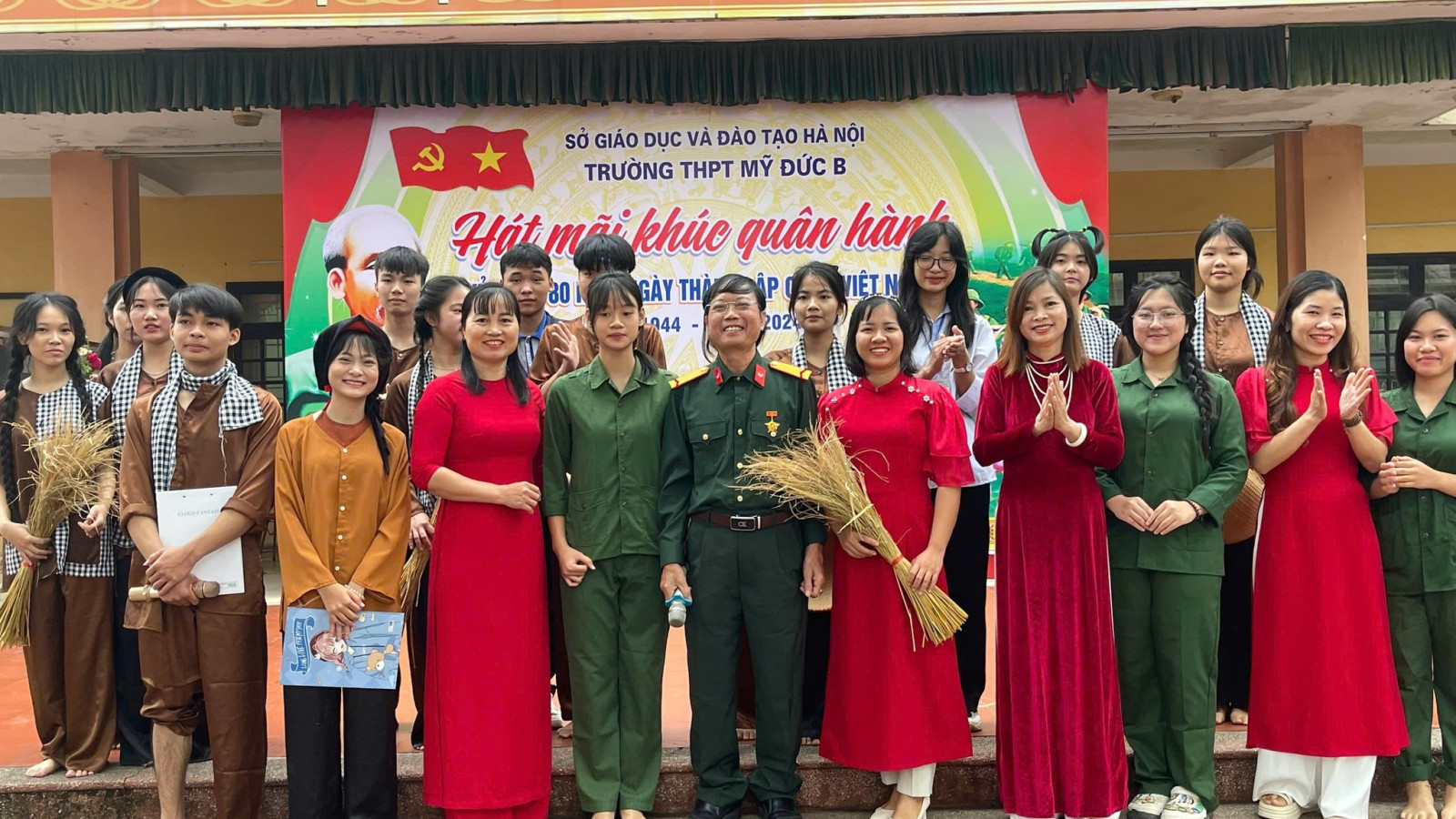 CLB KỊCH THPT MỸ ĐỨC B – SÂN KHẤU CỦA NHỮNG CÂU CHUYỆN