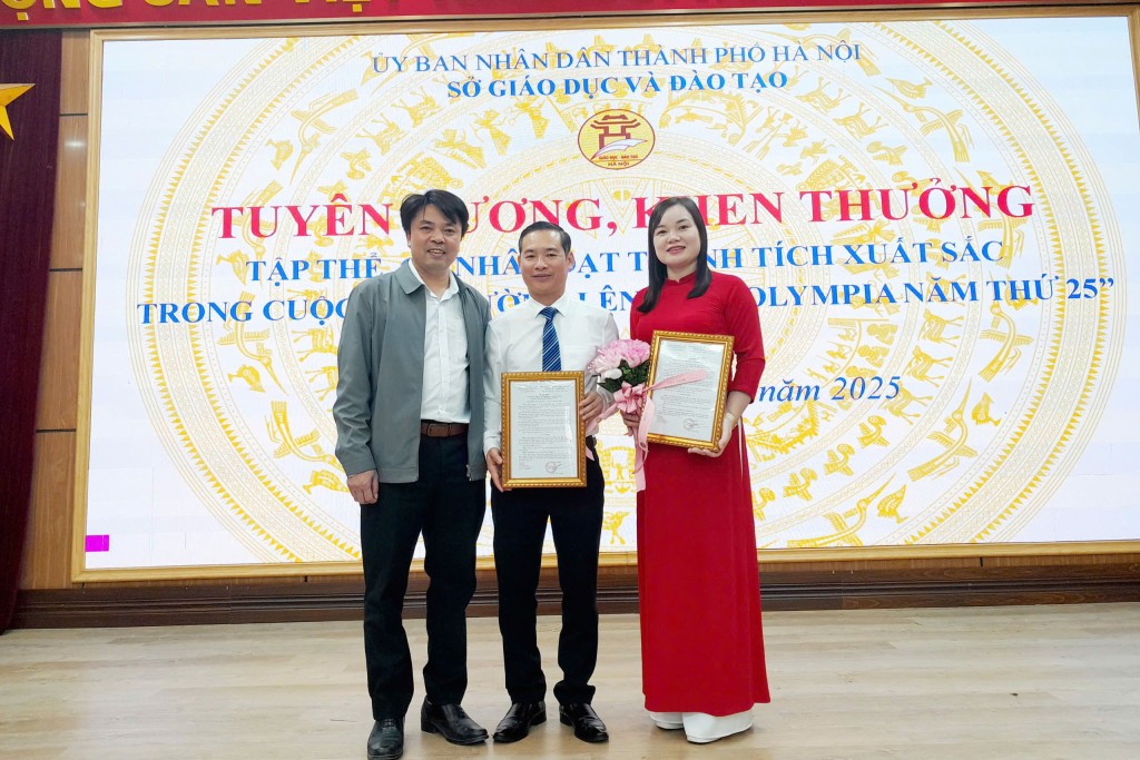 CHUYỂN GIAO THẾ HỆ HIỆU TRƯỞNG  TRƯỜNG THPT MỸ ĐỨC B – HÀ NỘI