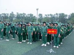 CHƯƠNG TRÌNH NGOẠI KHÓA – TRẢI NGHIỆM KHÓA HỌC KĨ NĂNG QUÂN SỰ