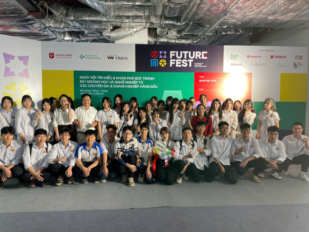 CHẠM VÀO TƯƠNG LAI – BẮT ĐẦU TỪ NHỮNG BƯỚC CHÂN HÔM NAY.