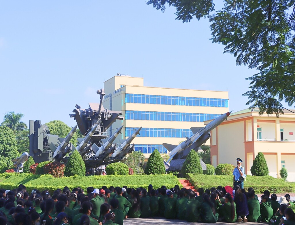 TRƯỜNG THPT MỸ ĐỨC B TỔ CHỨC CHO HỌC SINH  KHỐI 12 HỌC TẬP, TRẢI NGHIỆM TẠI NHÀ MÁY A31