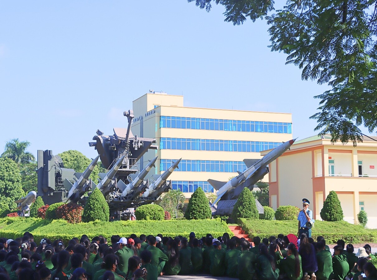 TRƯỜNG THPT MỸ ĐỨC B TỔ CHỨC CHO HỌC SINH  KHỐI 12 HỌC TẬP, TRẢI NGHIỆM TẠI NHÀ MÁY A31