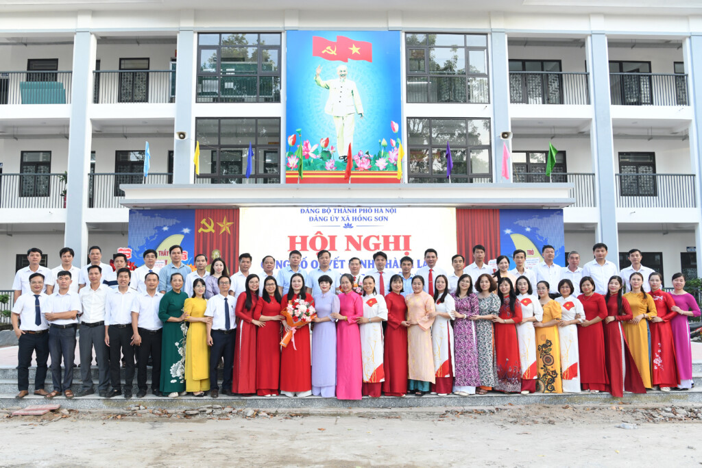 TRƯỜNG THPT MỸ ĐỨC B TỔ CHỨC HỘI NGHỊ CÔNG BỐ QUYẾT ĐỊNH THÀNH LẬP ĐẢNG BỘ